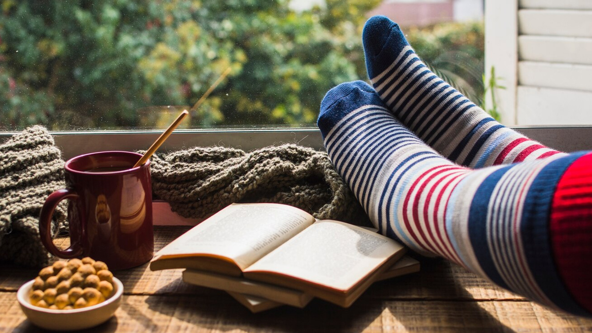 can-silicone-socks-treat-dry-feet-