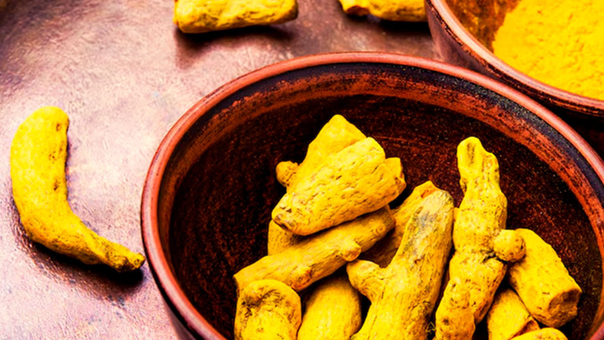 Health-Benefits-of-Turmeric-According-to-Ayurveda-inside