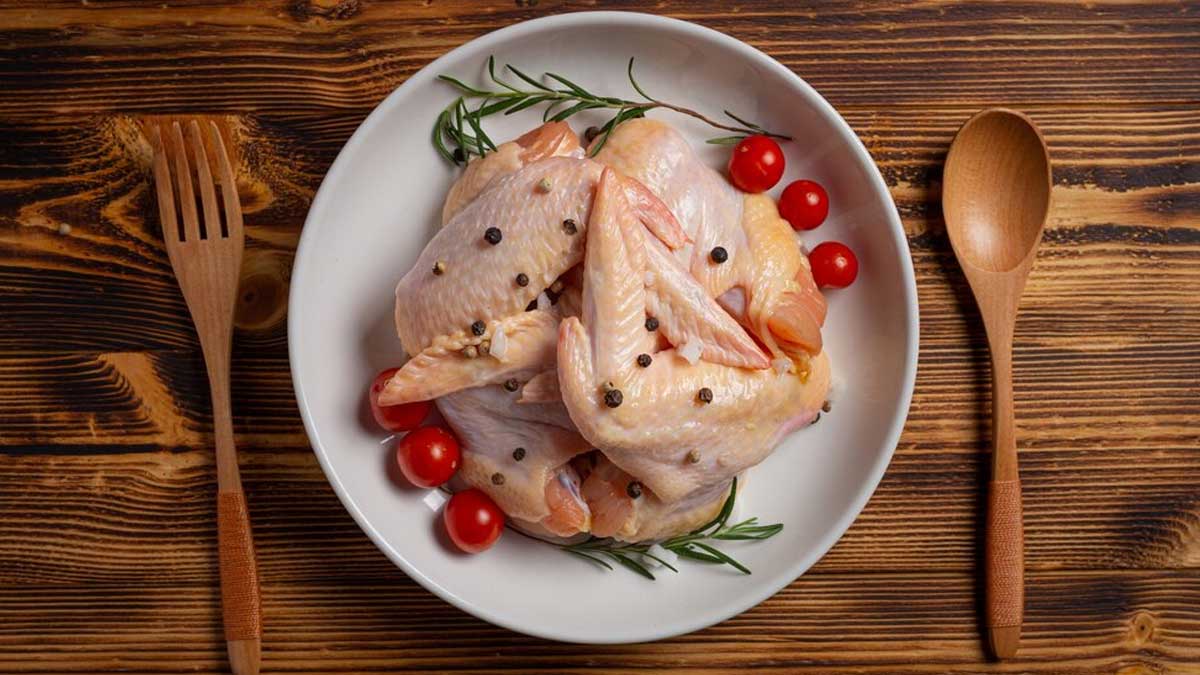 चिकन खाकर भी घटा सकते हैं वजन, एक्सपर्ट से जानें इसका हेल्‍दी तरीका