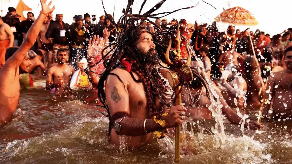 Crowd Anxiety: महाकुंभ की भीड़ में आपको भी हो सकती है क्राउड एंग्जायटी, जानें इसके लक्षण और बचाव के उपाय
