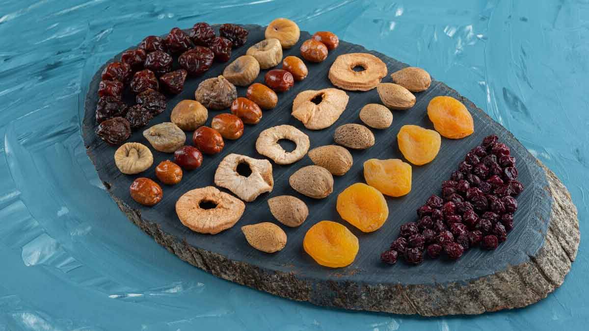 Which dry fruit is rich in B12
