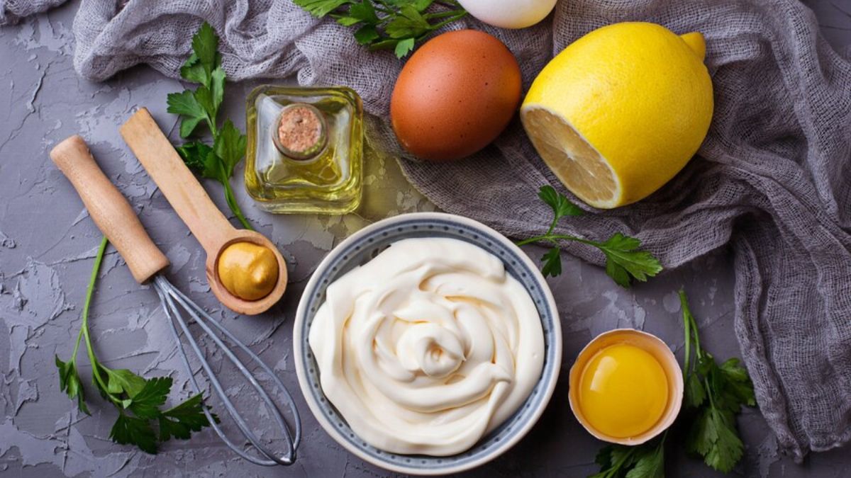 Egg-White-and-Lemon-Juice-Mask-for-oily-skin-inside2