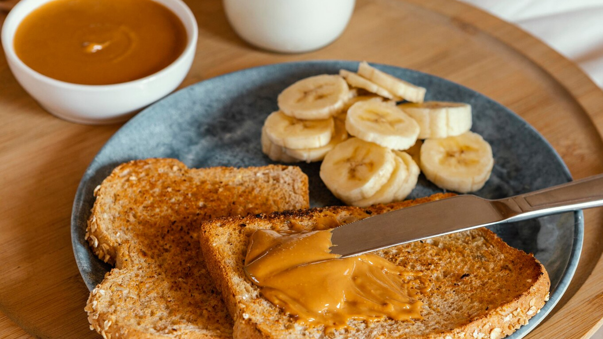 peanut-butter-banana-toast