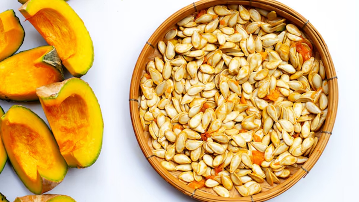 how to eat pumpkin seeds 01 (1)