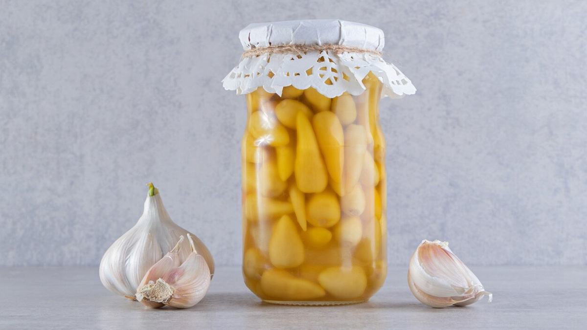 benefits of eating garlic dipped in vinegar 01