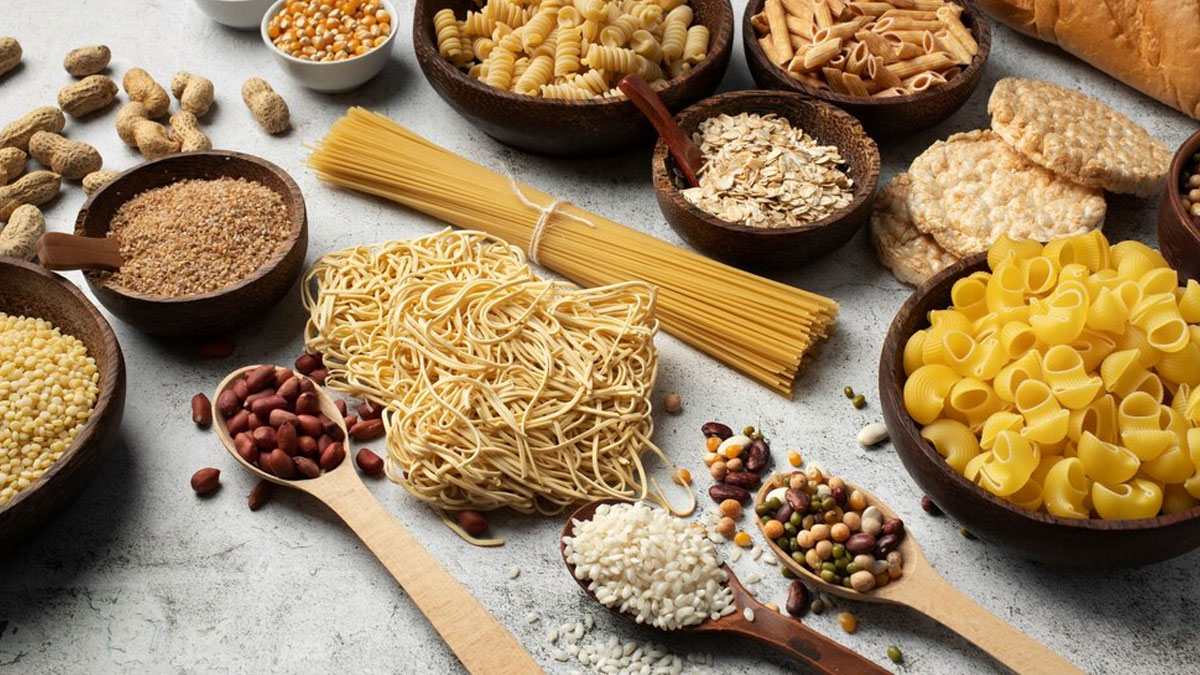 महिलाओं के मुकाबले पुरुषों को ज्यादा कार्ब्स की जरूरत क्यों होती है | Why Men Need More Carbs than Women in hindi Why-men-need-more-carbs-than-women-inside