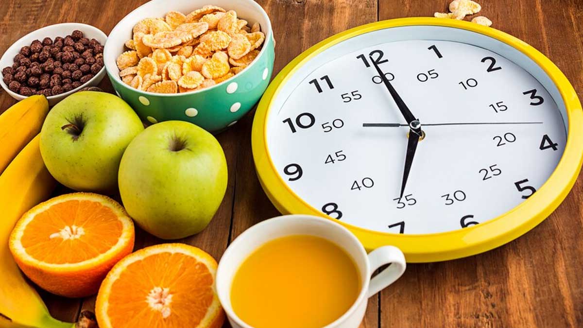 इंटरमिटेंट फास्टिंग की शुरुआत में महसूस हो लो-एनर्जी और थकान, तो अपनाएं बचाव के ये 5 तरीके