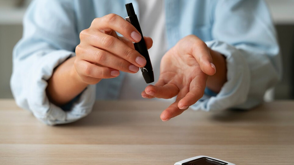 सुबह उठते ही बढ़ जाता है ब्‍लड शुगर लेवल, तो डाइट में तुरंत करें ये 5 जरूरी बदलाव