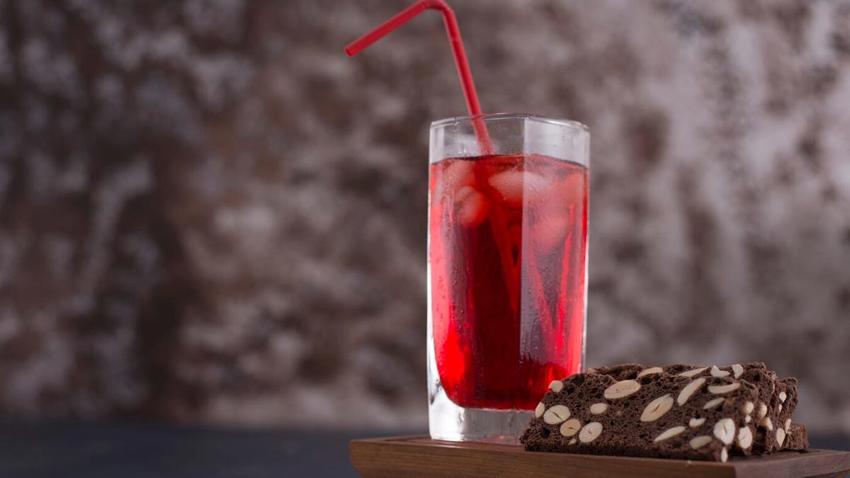 skin benefits of drinking saffron munakka drink every morning 01