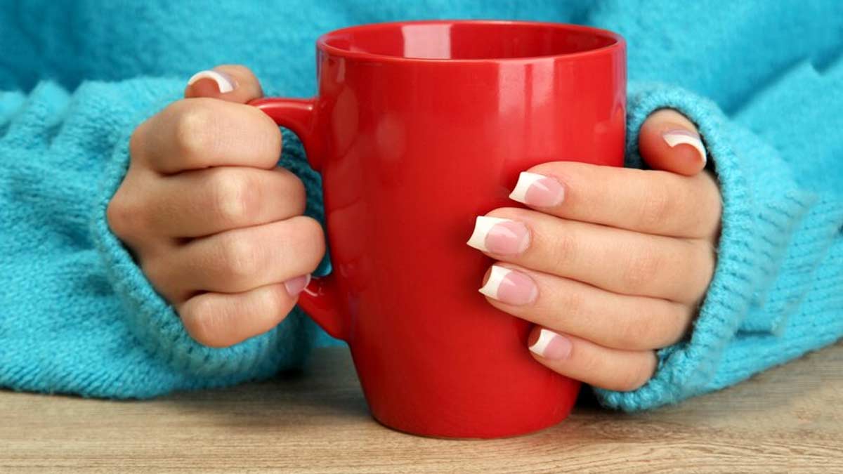 ज्‍यादा चाय-कॉफी पीने से हो गई है एस‍िड‍िटी? राहत के ल‍िए अपनाएं ये 5 घरेलू उपाय