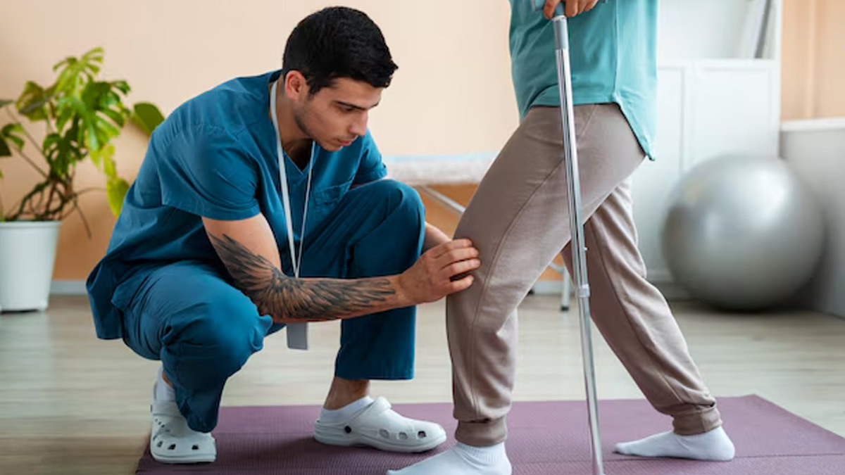 tips to manage joint pain while travelling in hindi