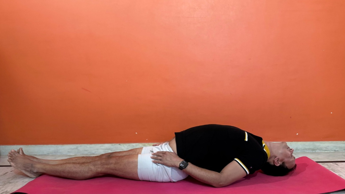 Yoga Asanas To Improve Blood Circulation In The Scalp In Hindi