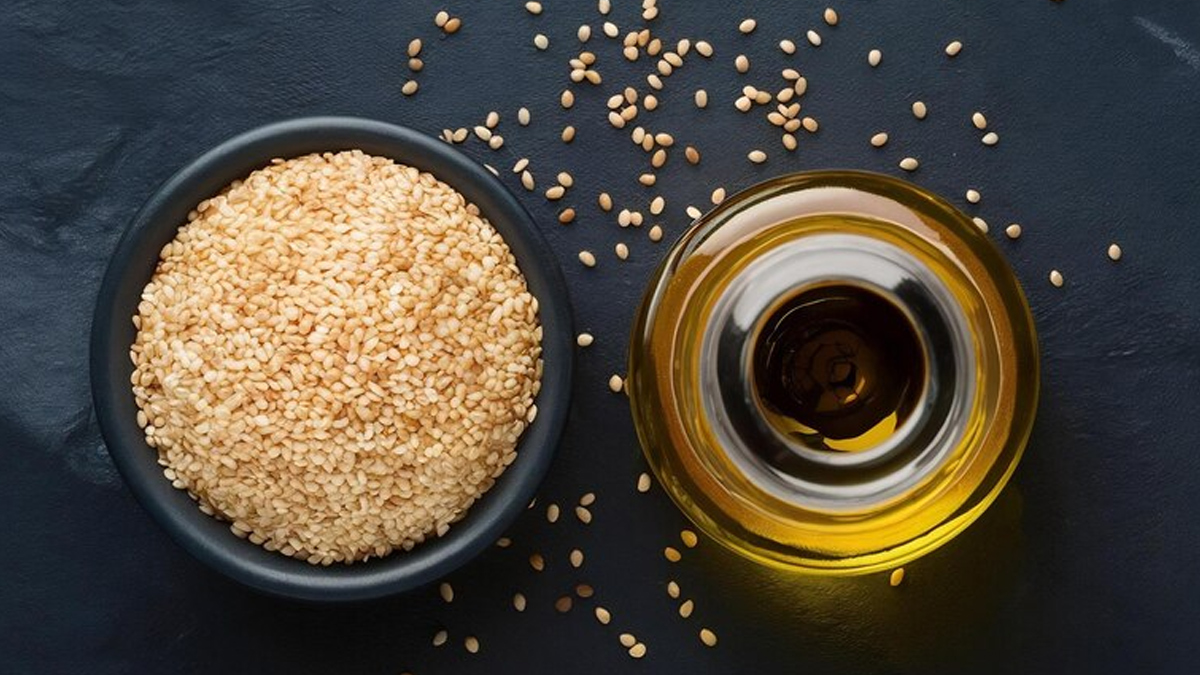 sesame-seeds-oil-for-back-pain