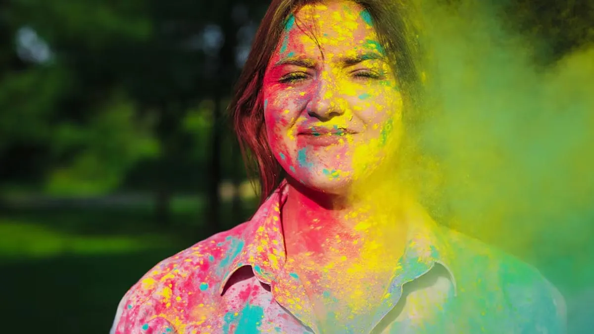 Pre Holi Skin Care Tips:  होली खेलने से पहले त्वचा पर लगाएं डॉक्टर द्वारा बताई गई ये 4 चीजें, स्किन नहीं होगी खराब
