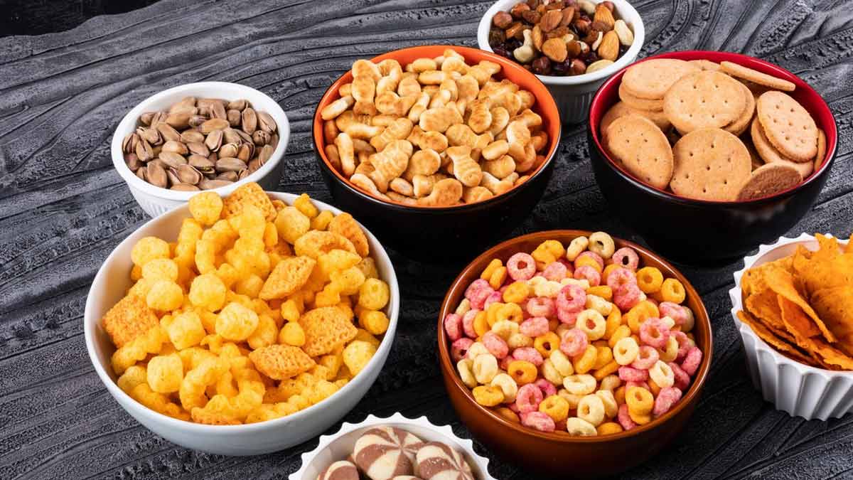 खांसी में गले का दर्द बढ़ा सकते हैं ये 7 फूड्स, ब‍िल्‍कुल न करें सेवन