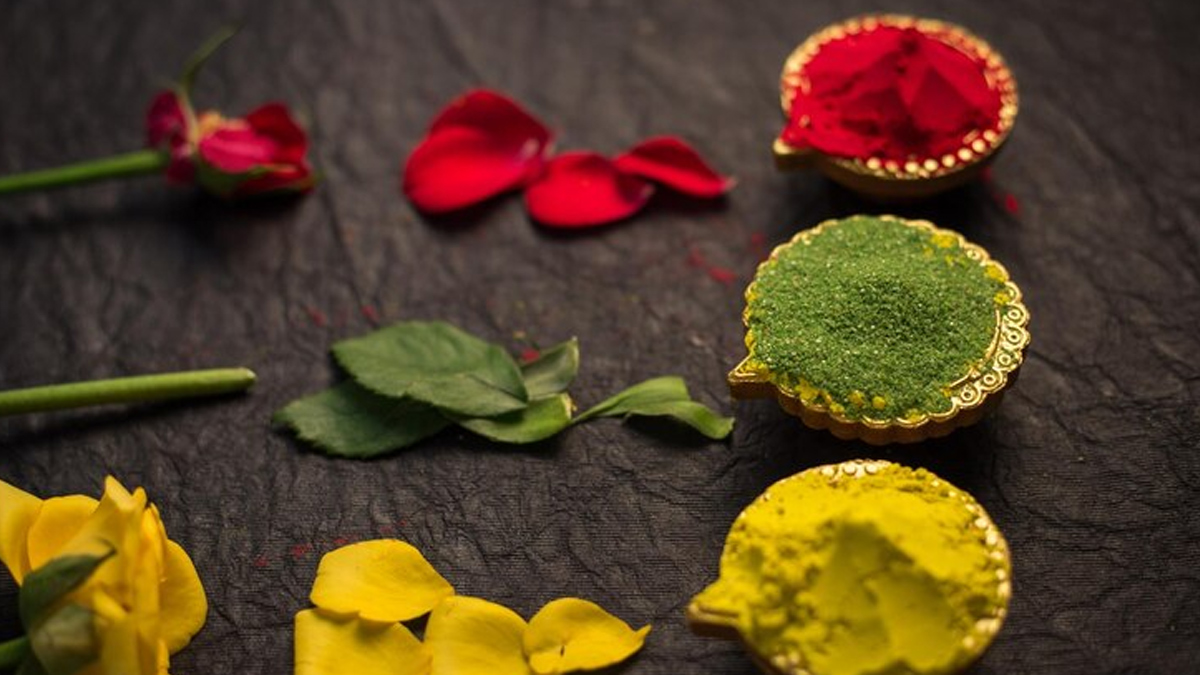 How to make natural color from flowers