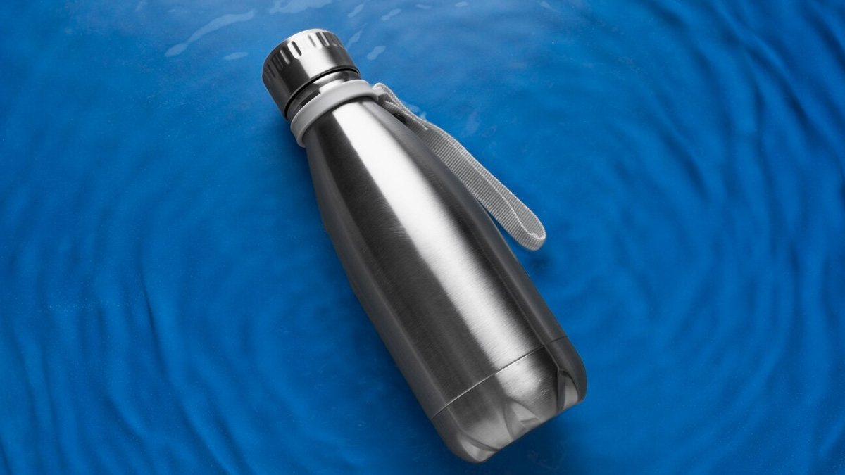 copper-or-steel-Which-bottle-is-better-for-drinking-water-inside