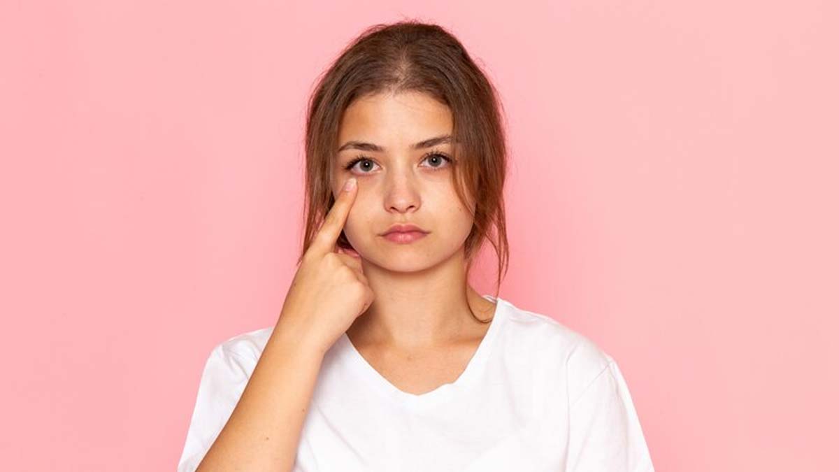 coriander leaves and aloe vera gel to reduce dark circles in hindi 01