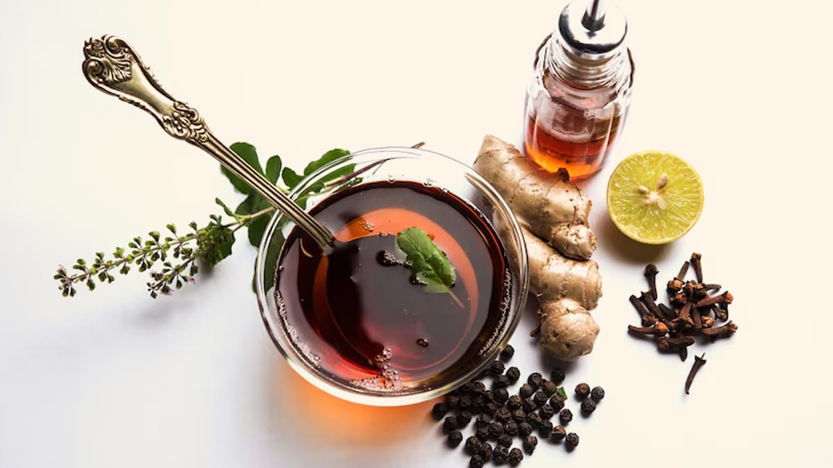 पेट में कीड़े होने पर पिएं इन 5 चीजों से बना आयुर्वेदिक काढ़ा, मिलेगी राहत | Ayurvedic khada Recipe for stomach worms relief in Hindi Ayurvedic-kadha-Recipe-for-stomach-worms-inside