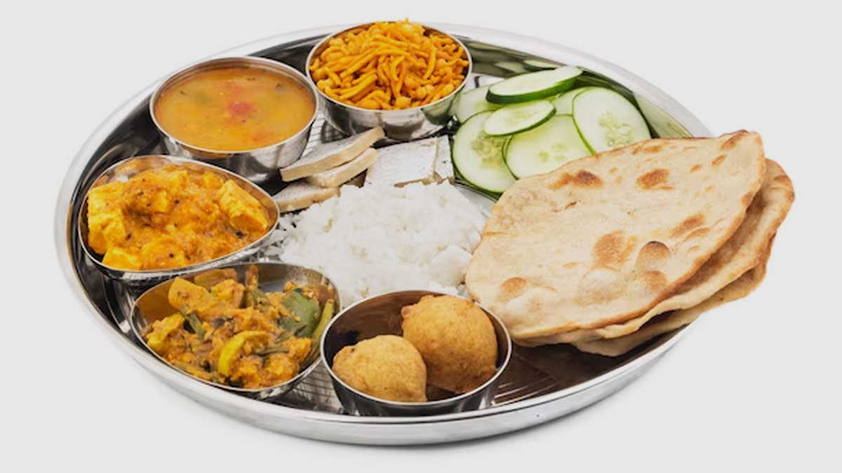 क्या सूर्य ग्रहण से पहले पकाया हुआ खाना जहरीला हो जाता है| andhwishwas or science Does food cooked before a solar eclipse become poisonous Does-food-cooked-before-a-solar-eclipse-become-poisonous-inside2