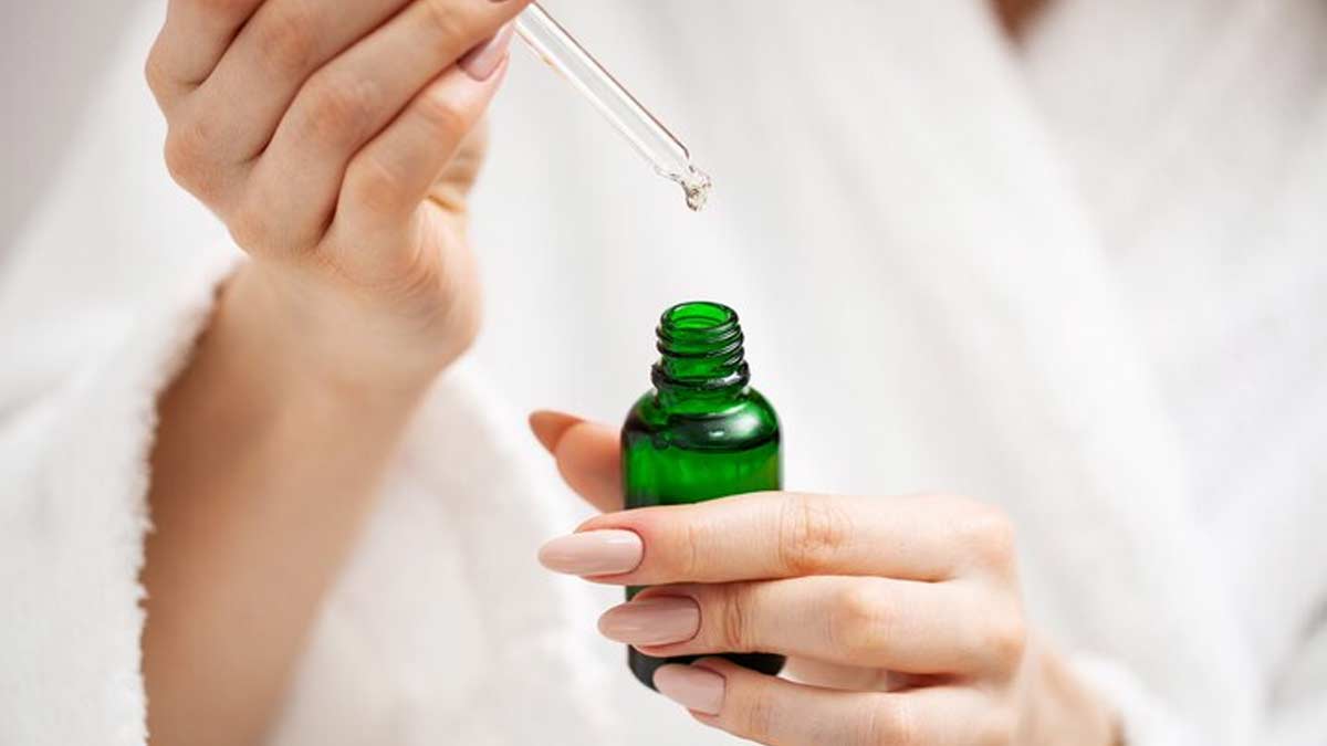 Mistakes-to-Avoid-While-Applying-Essential-Oils-Inside