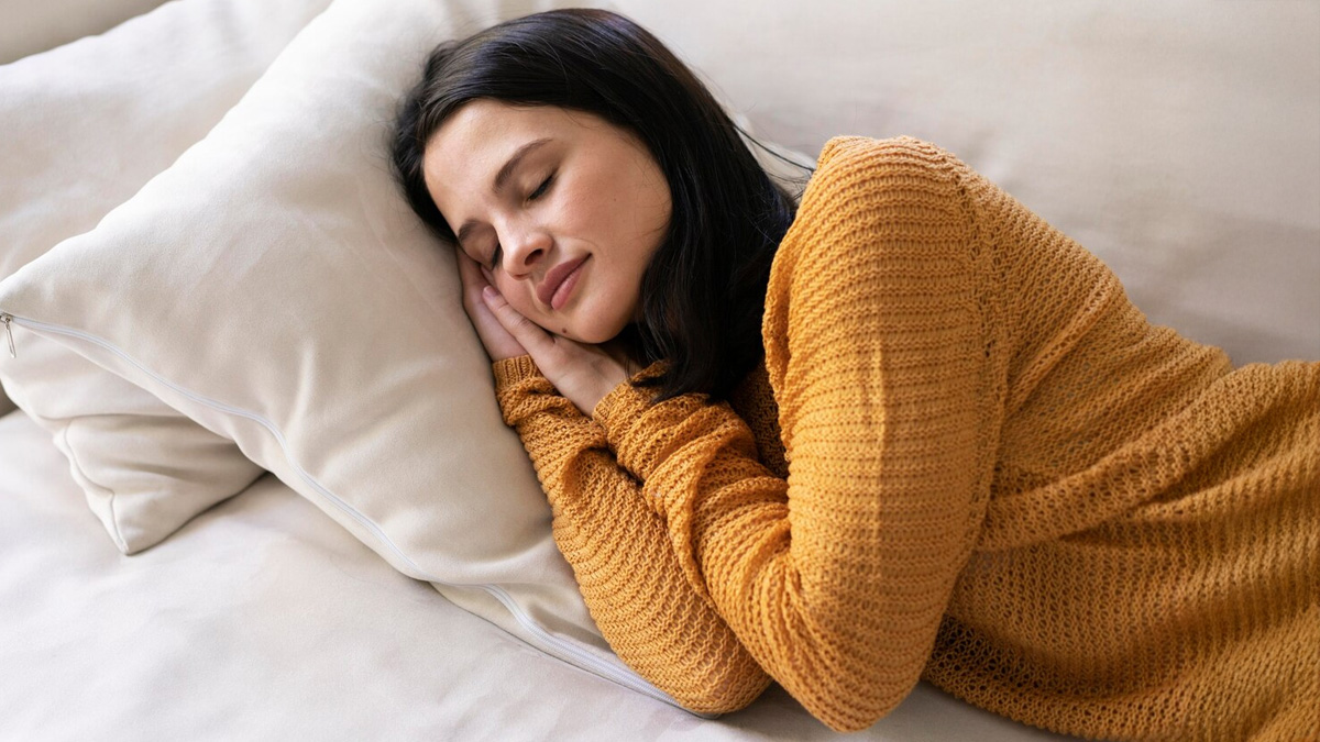How-does-sleep-affect-hormones-in-women-inside