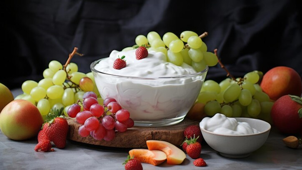 curd-and-fruits-benefits