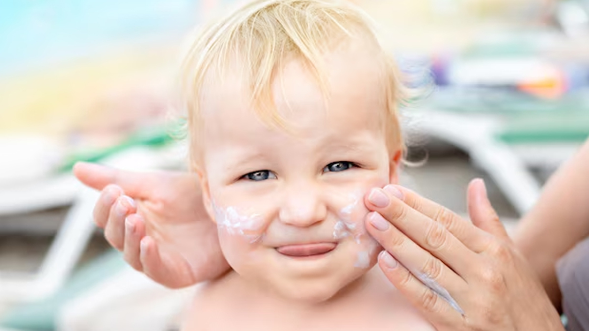 बदलते मौसम में बच्चों की त्वचा की देखभाल कैसे करें | How to Care for Baby Skin During Seasonal Changes in Hindi How-to-Care-for-Baby-Skin-During-Seasonal-Changes-inside