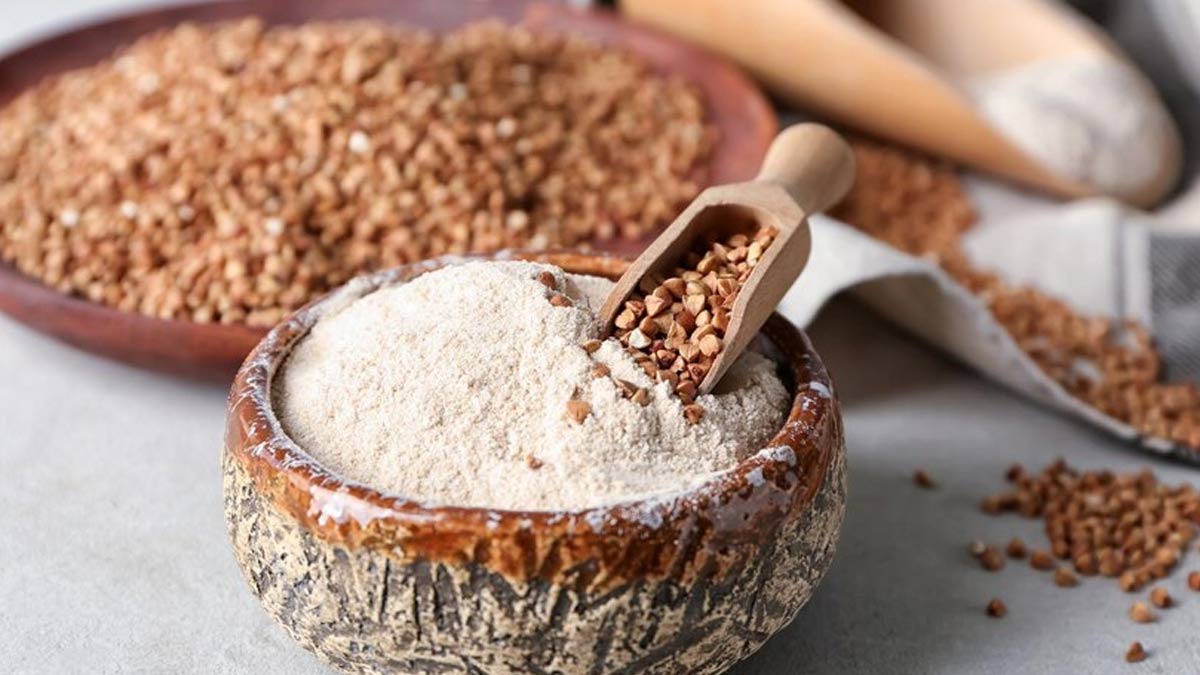 कुट्टू के आटे में मिलावट की जांच कैसे करें |  Navratri vrat 2025 tips to check adulterations in kuttu atta in hindi Navratri-vrat-2025-tips-to-check-adulterations-in-kuttu-atta-inside