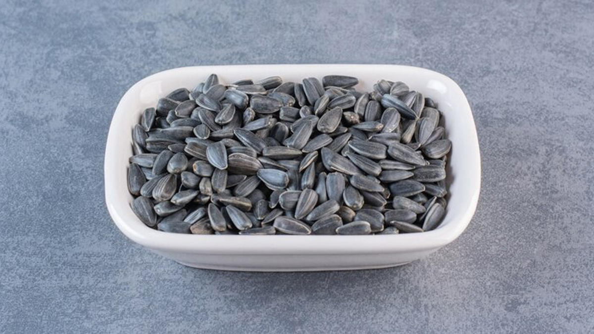 sunflower-seeds-benefits-to-reduce-constipation-in