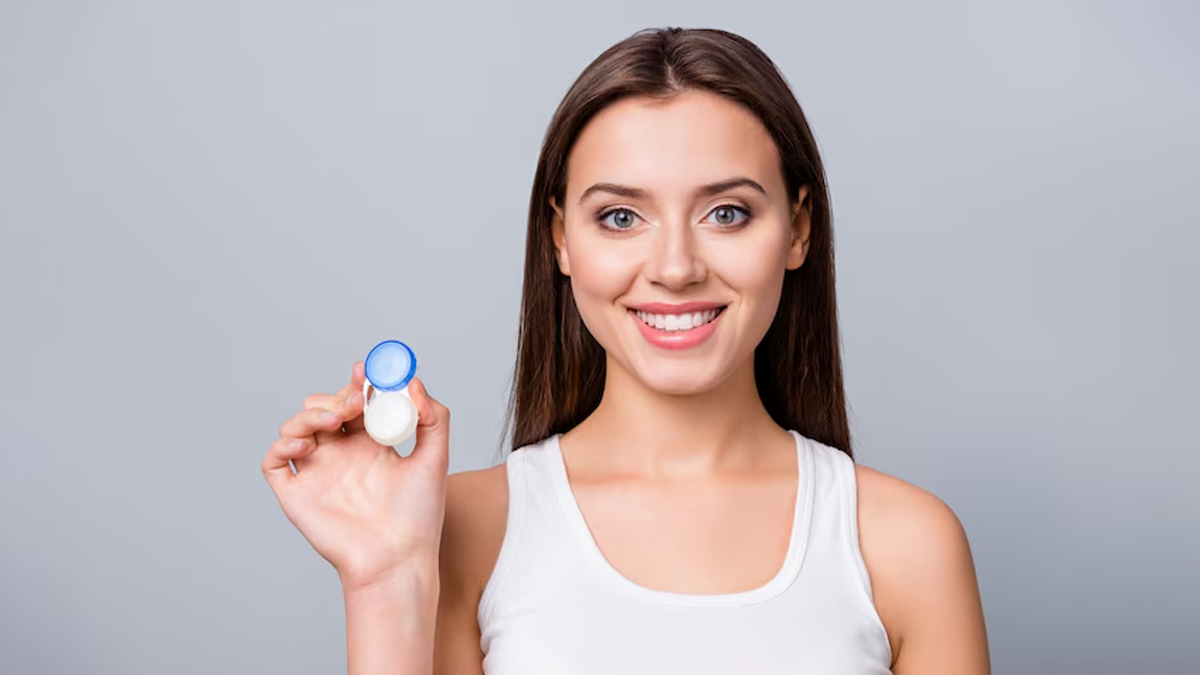 for whom contact lenses are not right expert tells in hindi 01 (2)