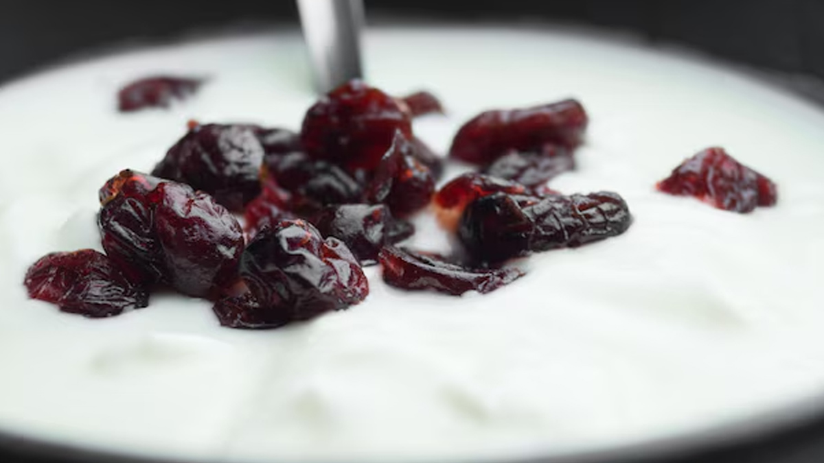 Benefits Of Eating Dates or Khajoor Mixed In Curd In Hindi 01 (2)