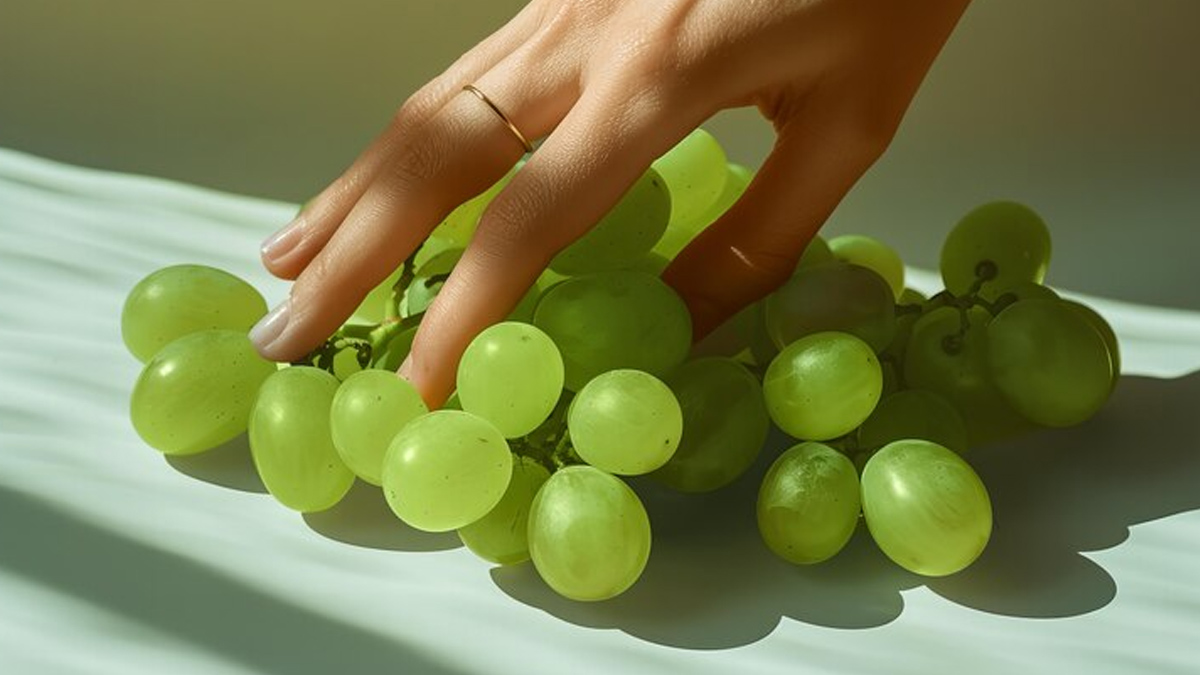 Is Eating Grapes Good For Skin