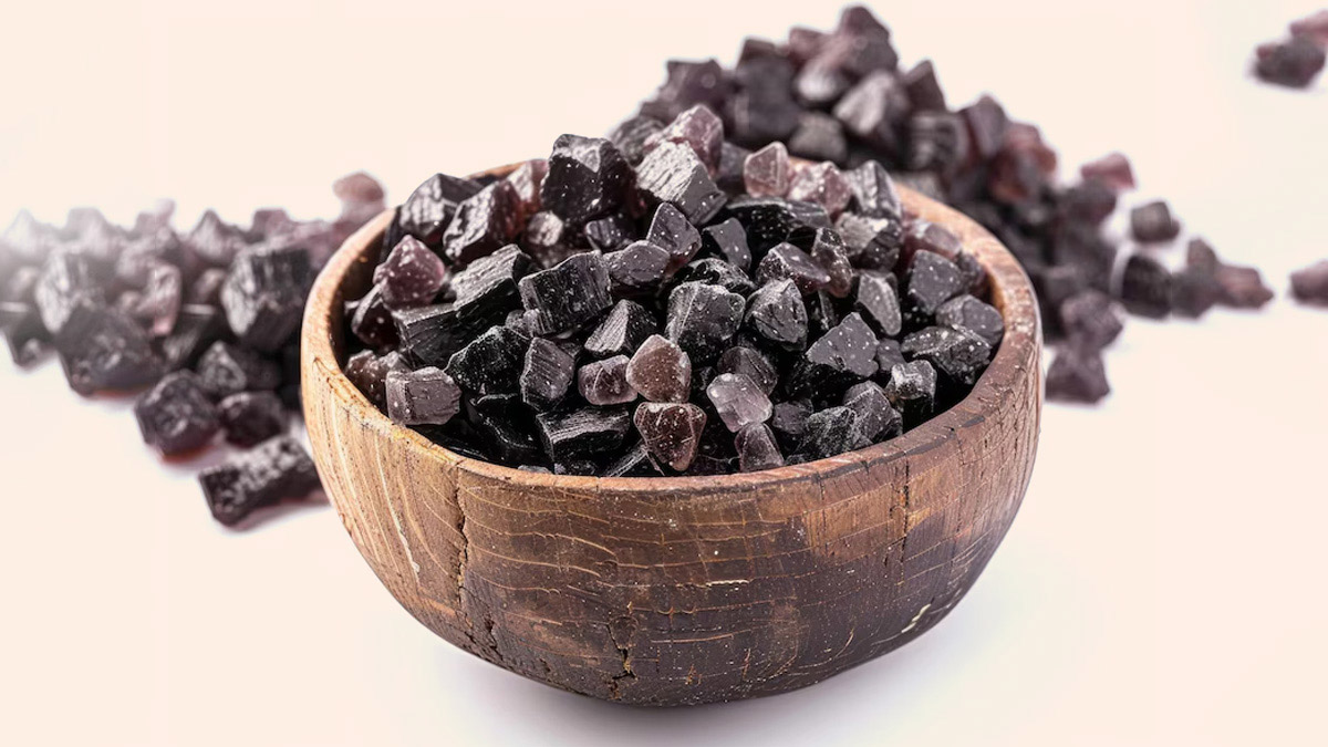 black salt on empty stomach