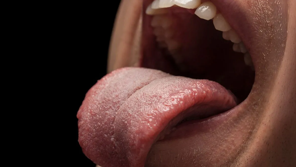 तंबाकू या एल्‍कोहल से बढ़ जाता है Oral Cancer का खतरा, डॉक्‍टर से जानें बचाव के 5 उपाय