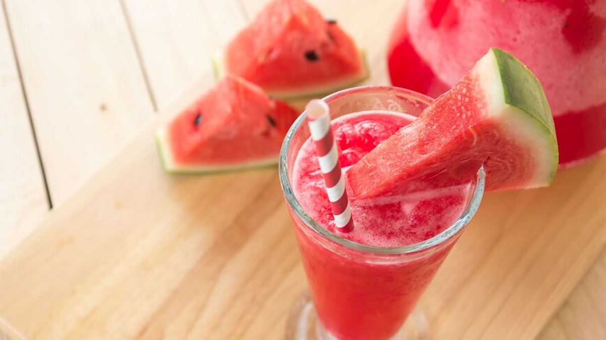 गर्मियों में बच्चों के शरीर को ठंडा रखेगा तरबूज का शरबत, डाइटिशियन से जानें इसकी Yummy Recipe