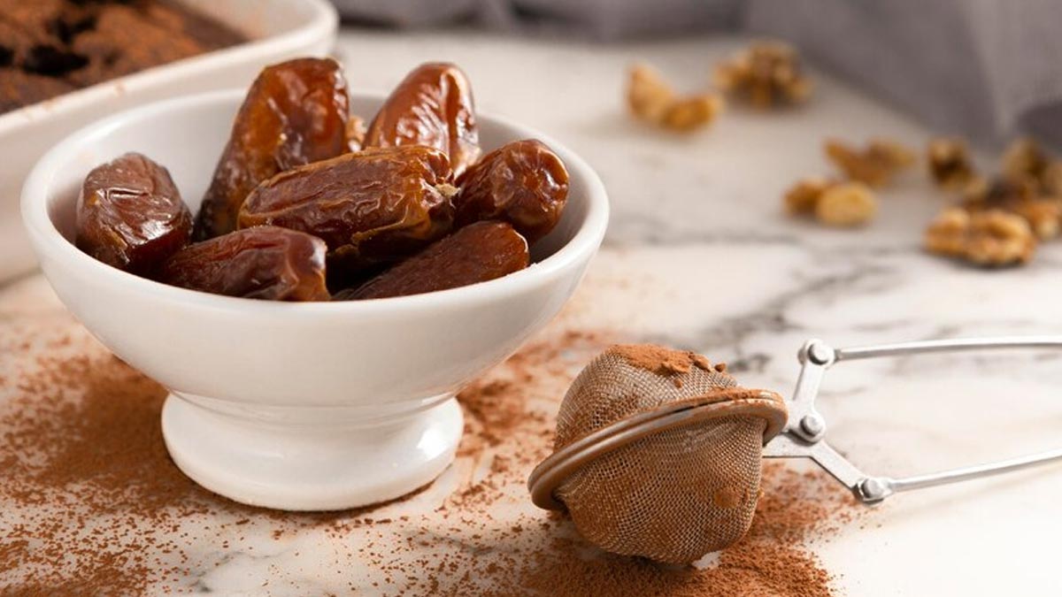 How-to-give-dry-dates-to-kids-inside
