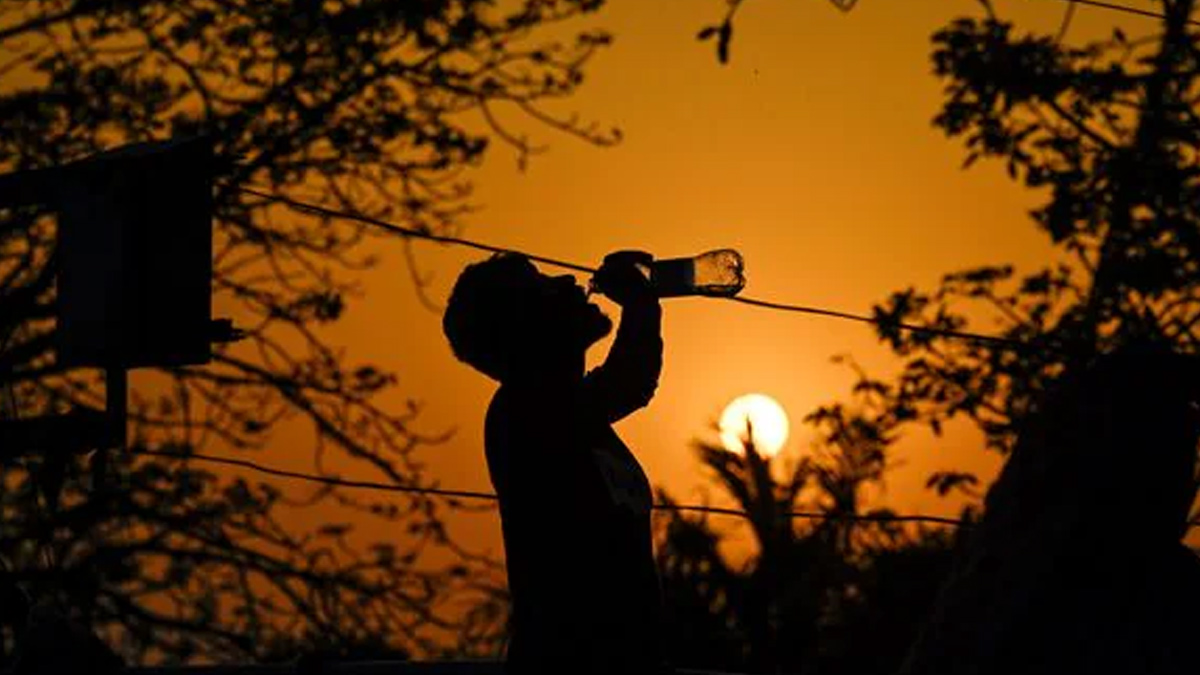 Why-Heatwaves-Can-Be-Deadly-for-the-Heart-and-How-to-Stay-Safe-inside2