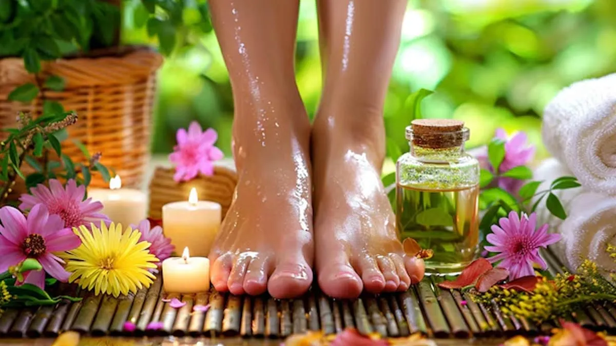 पैर की नसों को र‍िलैक्‍स करने के ल‍िए इन 5 हर्बल ऑयल्‍स से करें माल‍िश, जकड़न-थकान से भी म‍िलेगी राहत