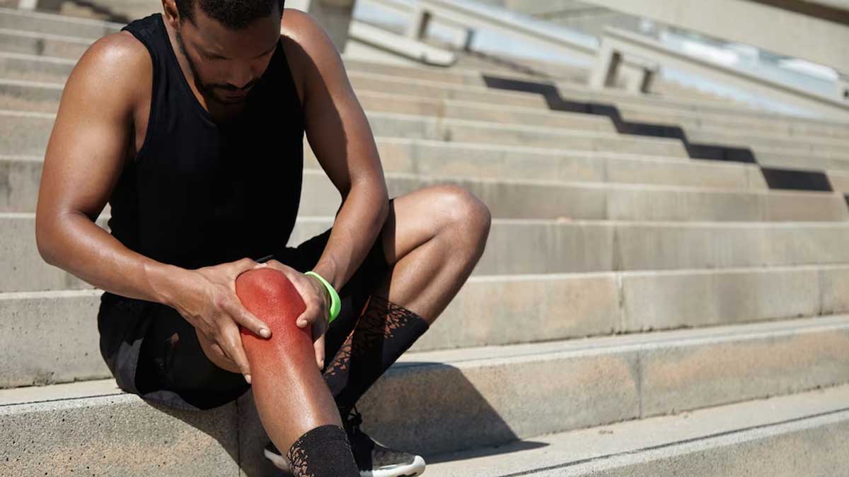 hyperextended-knee-causes-symptoms-in