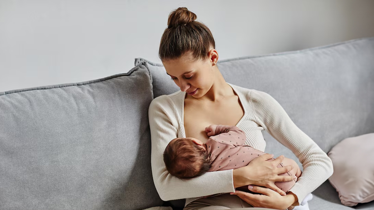 how breastfeeding is beneficial for new mother in hindi  01 (3)