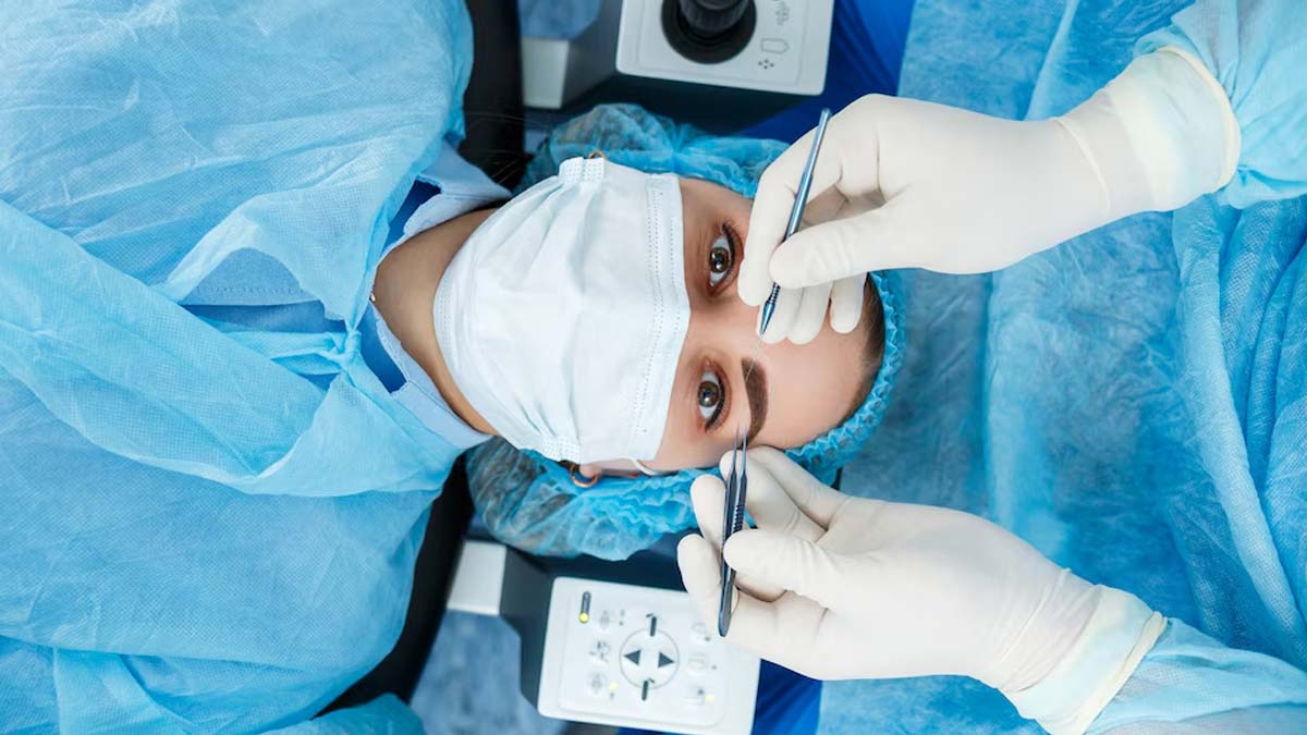 cataract-operation-lens-change