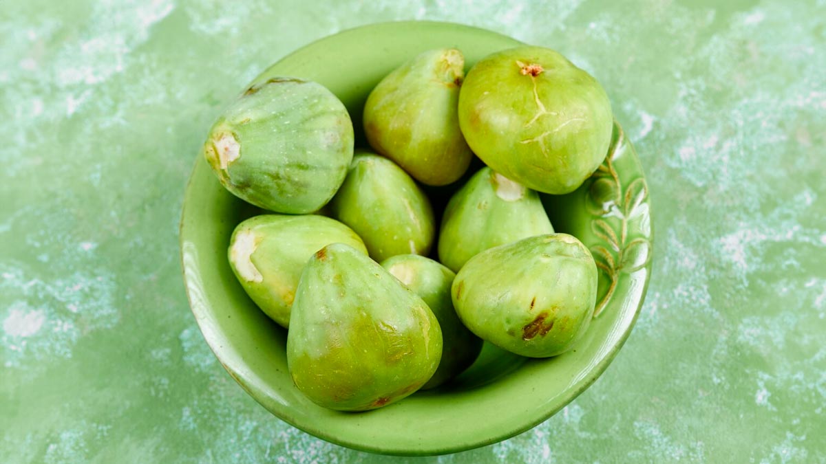 क्या कच्चे अंजीर खाना सुरक्षित है? एक्सपर्ट से जानें कब करें परहेज