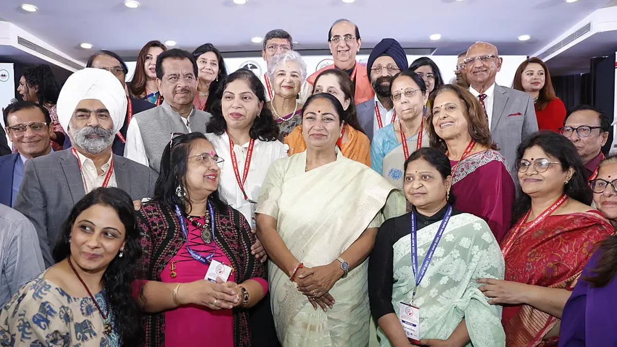 दिल्ली में महिलाओं में मोटापे को लेकर नेशनल कॉन्फ्रेंस का आयोजन, सीएम ने किया 400 डॉक्टर्स को सम्मानित