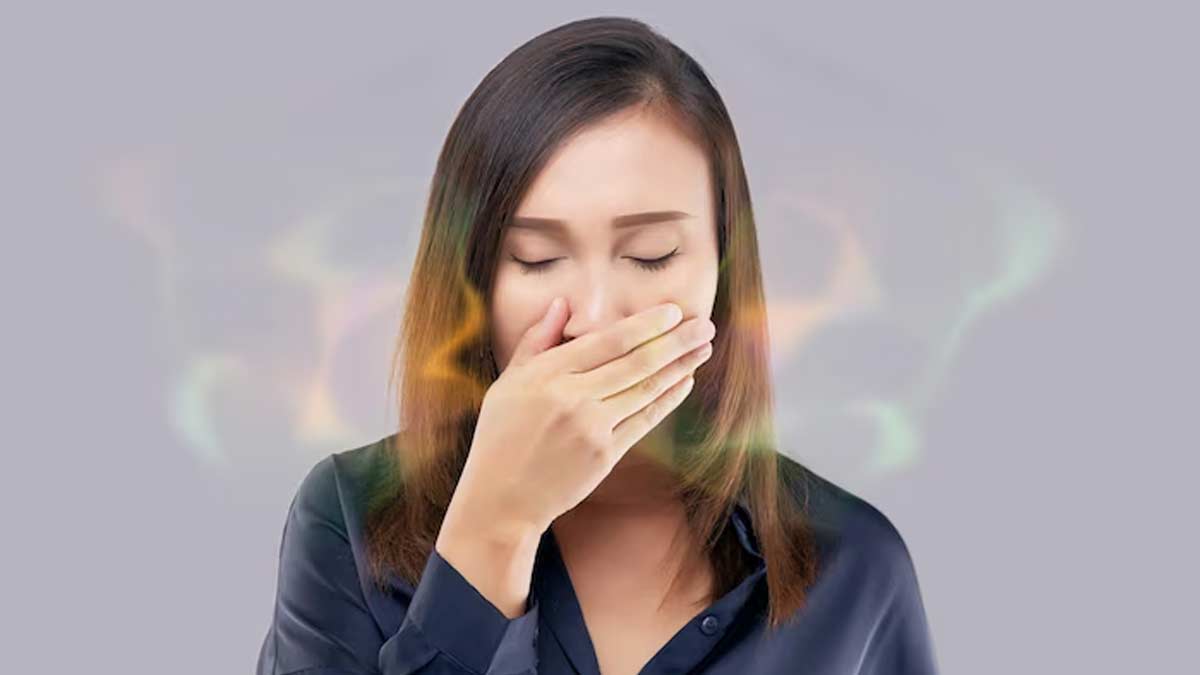 गर्मि‍यों में मुंह सूखने के कारण आती है मुंह से बदबू? राहत के ल‍िए अपनाएं ये 5 ट‍िप्‍स