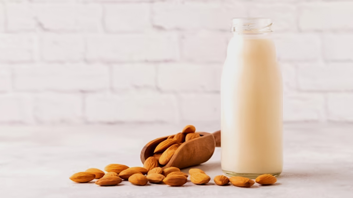 क्या थायराइड में बादाम का दूध नुकसानदायक है | Is Almond Milk bad for Thyroid Patients almon-milk-inside