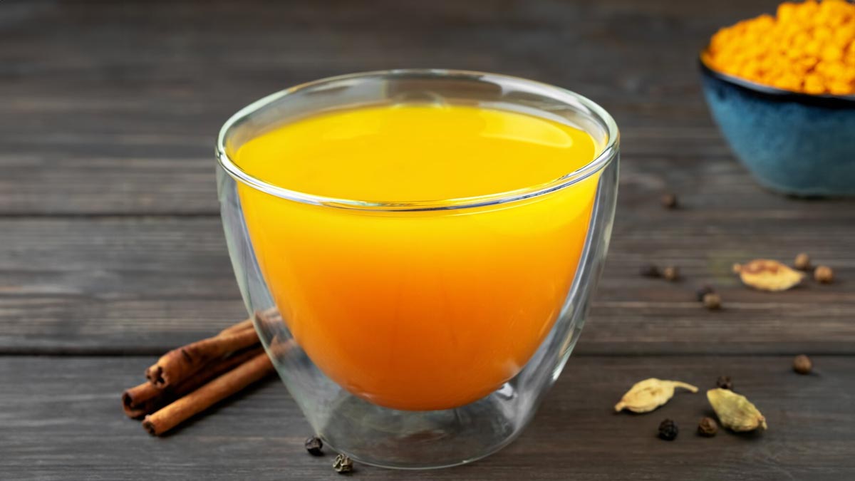 benefits of raw turmeric and coconut water in hindi 01 (3)