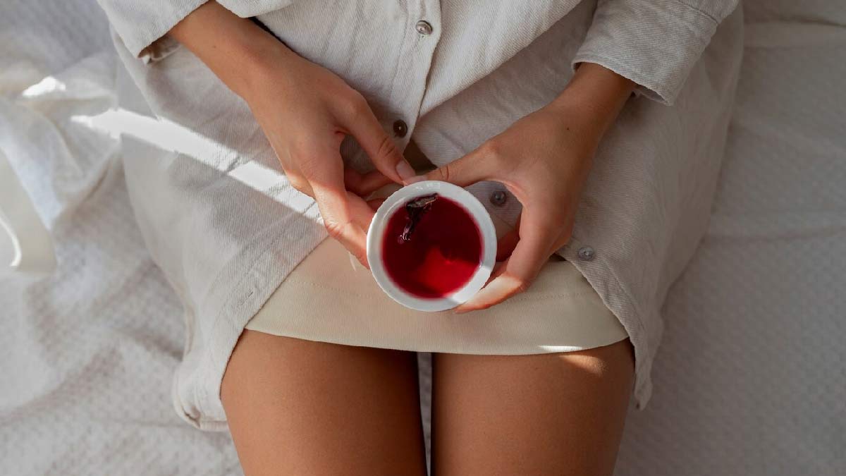 योनि में ड्राईनेस से प्रभावित होते हैं सेक्सुअल रिलेशन, एक्सपर्ट बता रहे हैं इस स्थिति में क्या करें और क्या नहीं