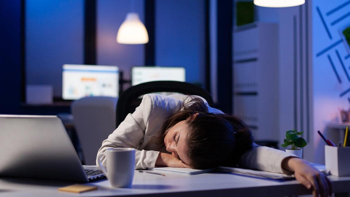 can lack of sleep cause increased heart rate
