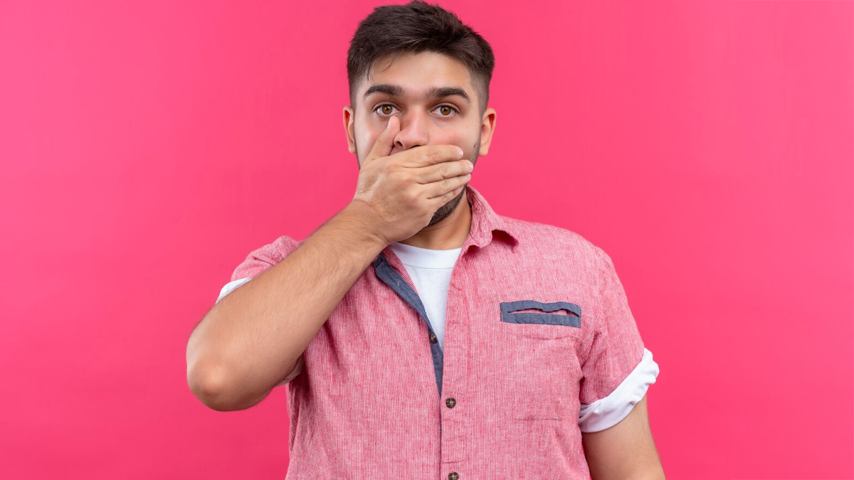 mouth larvae causes and symptoms